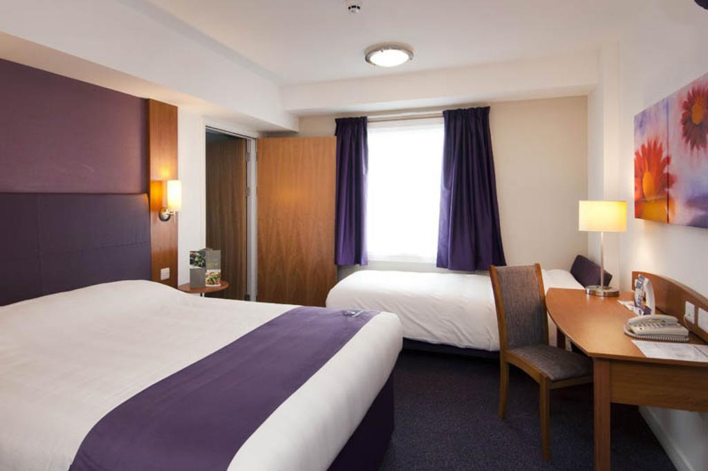 Premier Inn Birmingham City - Waterloo St Phòng bức ảnh